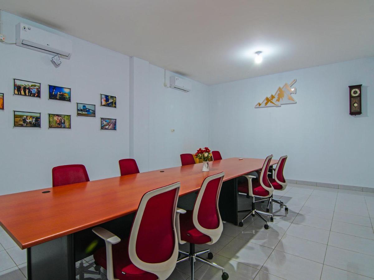 Oyo 92300 Koala House Hotel Pekanbaru Ngoại thất bức ảnh